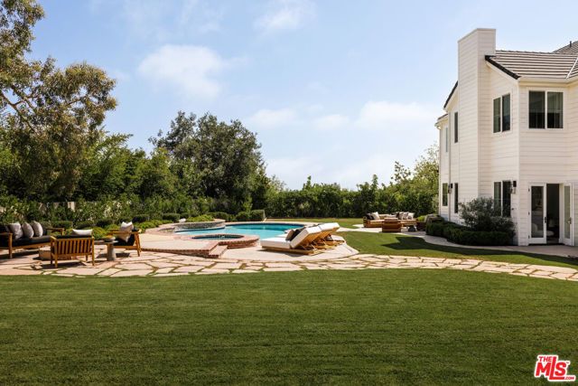 24049 Chestnut Way, Calabasas, CA 91302
