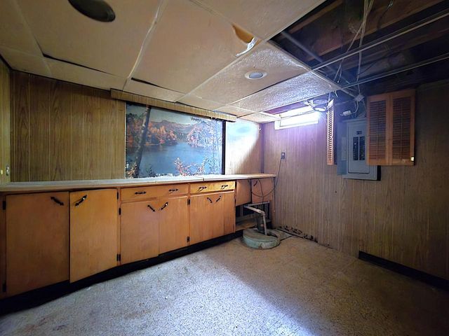 5863 S Hately AVENUE, Cudahy, WI 53110