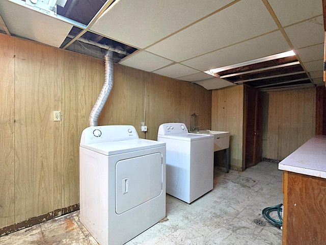 5863 S Hately AVENUE, Cudahy, WI 53110