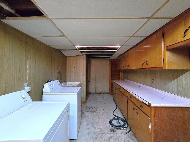 5863 S Hately AVENUE, Cudahy, WI 53110