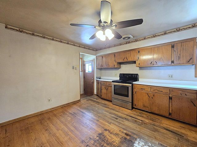 5863 S Hately AVENUE, Cudahy, WI 53110