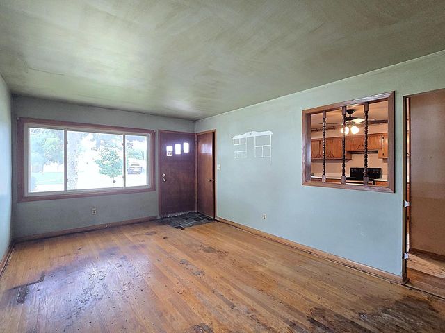 5863 S Hately AVENUE, Cudahy, WI 53110