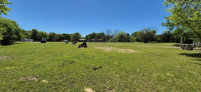 1199 County Road 1245, Savoy, TX 75479