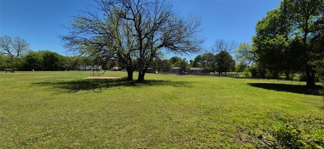 1199 County Road 1245, Savoy, TX 75479