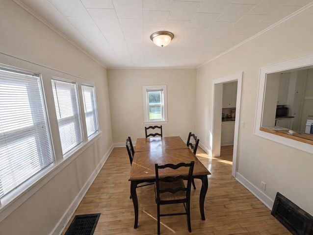 719 W 6TH AVENUE, Oshkosh, WI 54902