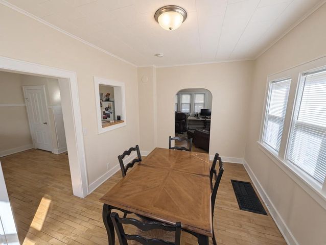719 W 6TH AVENUE, Oshkosh, WI 54902