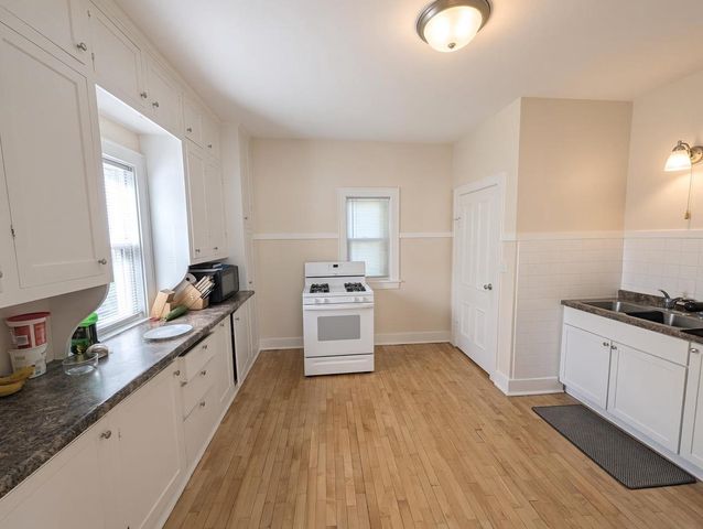 719 W 6TH AVENUE, Oshkosh, WI 54902