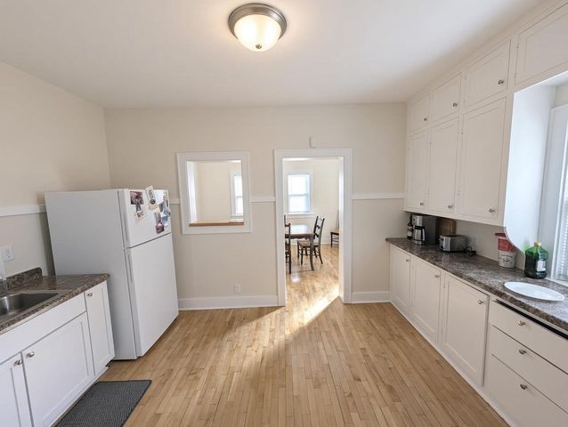 719 W 6TH AVENUE, Oshkosh, WI 54902