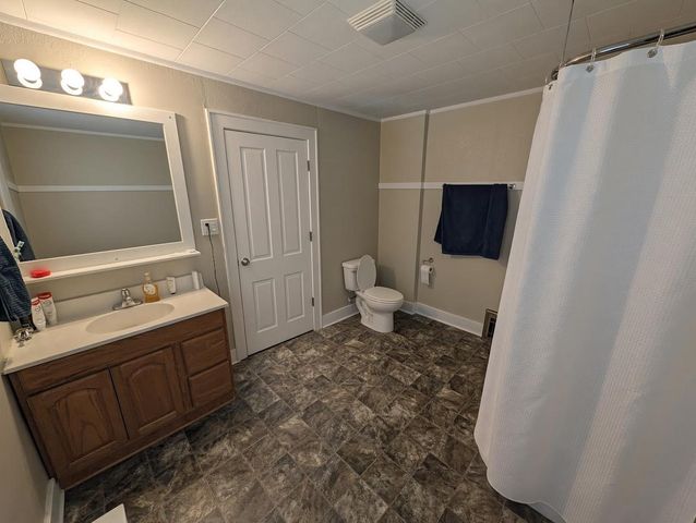 719 W 6TH AVENUE, Oshkosh, WI 54902