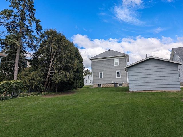 719 W 6TH AVENUE, Oshkosh, WI 54902
