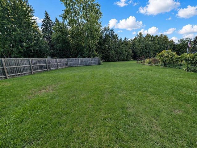 719 W 6TH AVENUE, Oshkosh, WI 54902