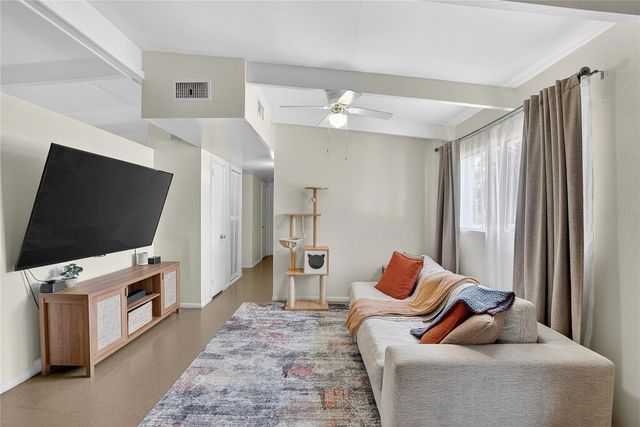 2016 WINDSOR WAY, Tampa, FL 33619