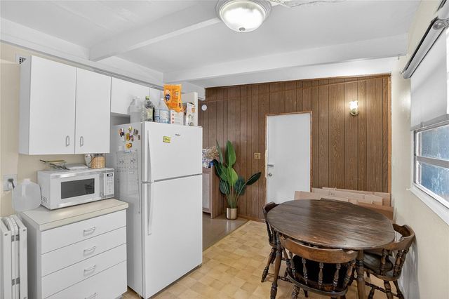 2016 WINDSOR WAY, Tampa, FL 33619