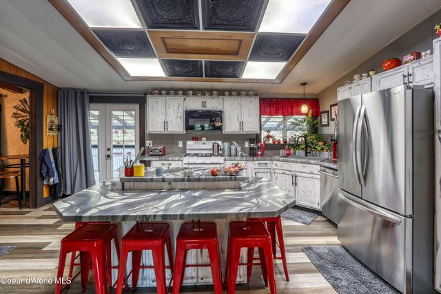 126 Makridge Lane, Kingston, ID 83839