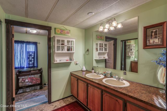 126 Makridge Lane, Kingston, ID 83839