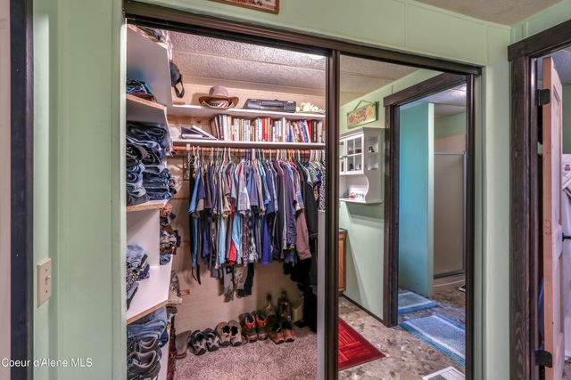 126 Makridge Lane, Kingston, ID 83839