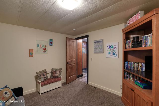 126 Makridge Lane, Kingston, ID 83839