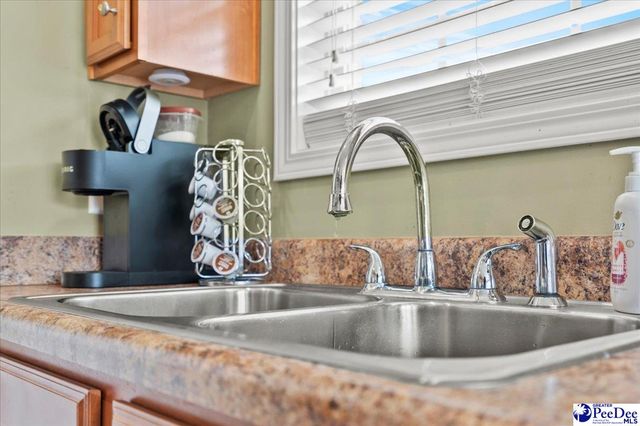 3416 Mater Ln, Florence, SC 29505