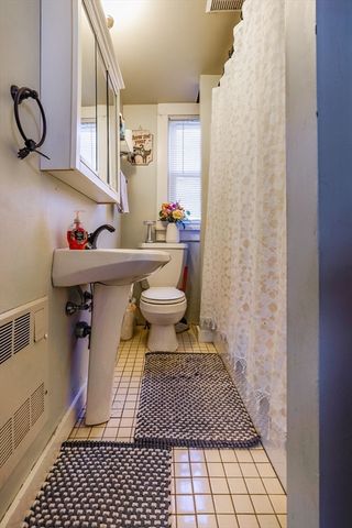 14 Field St, Seekonk, MA 02771