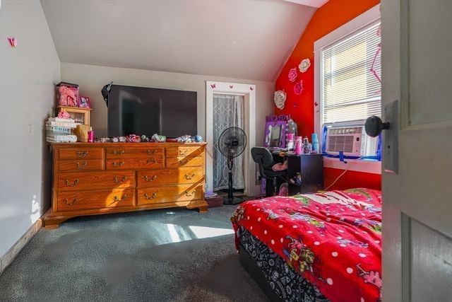 14 Field St, Seekonk, MA 02771