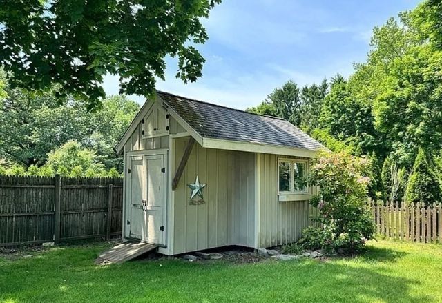 14 Field St, Seekonk, MA 02771