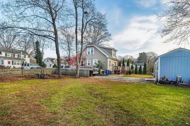 14 Field St, Seekonk, MA 02771