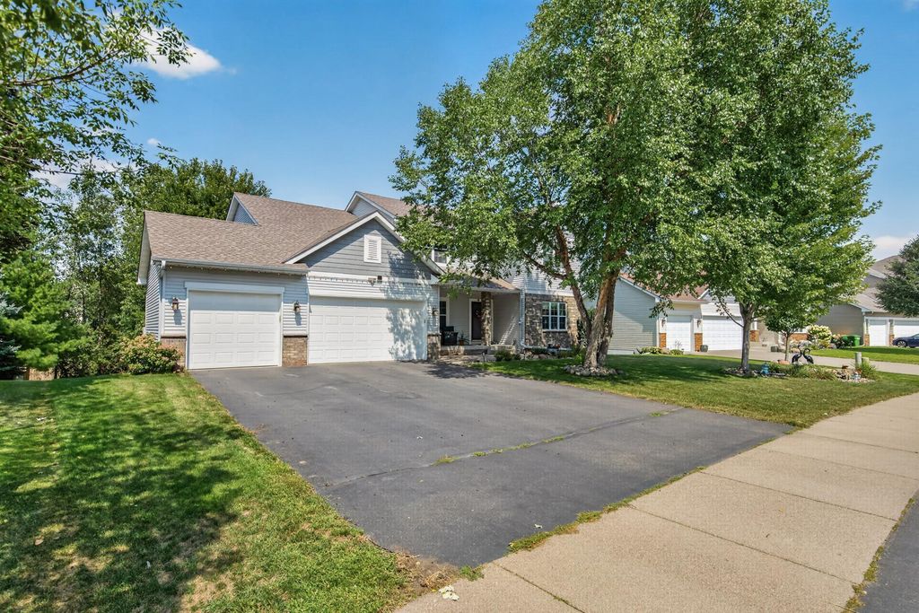 10548 Noble Circle N, Brooklyn Park, MN 55443 — photo 2