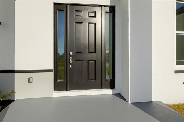 2041 SW Driftwood Street, Port St Lucie, FL 34953