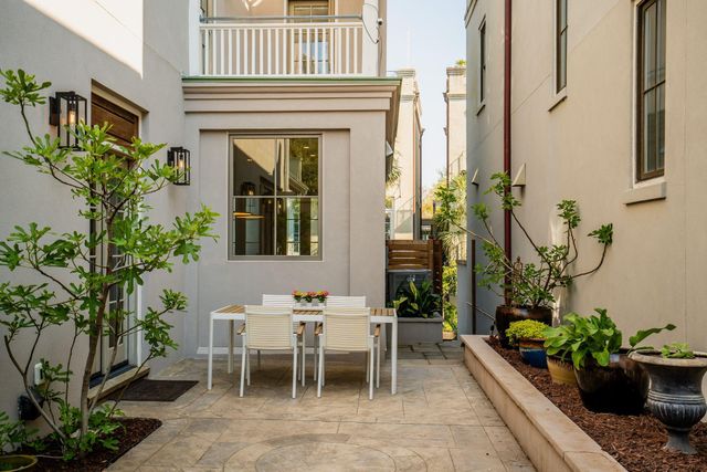 19 Krier Lane, Mount Pleasant, SC 29464