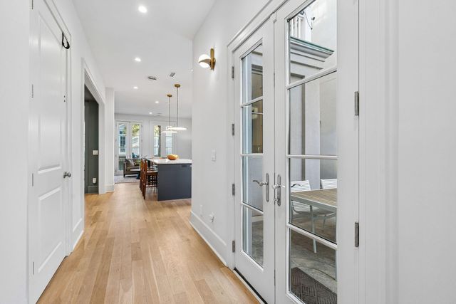 19 Krier Lane, Mount Pleasant, SC 29464