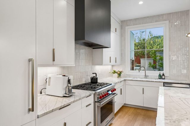 19 Krier Lane, Mount Pleasant, SC 29464