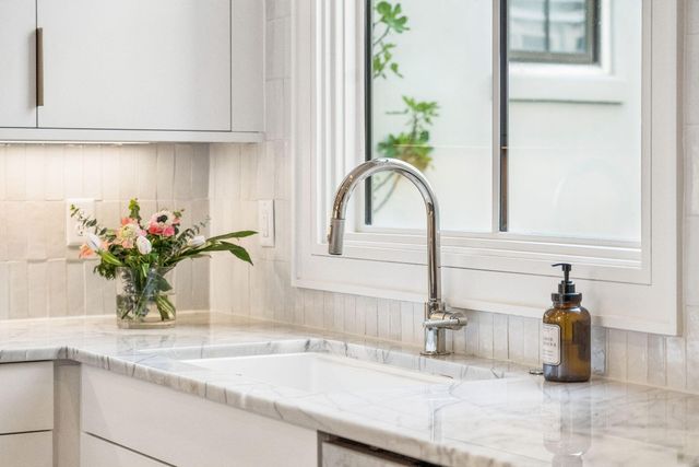 19 Krier Lane, Mount Pleasant, SC 29464