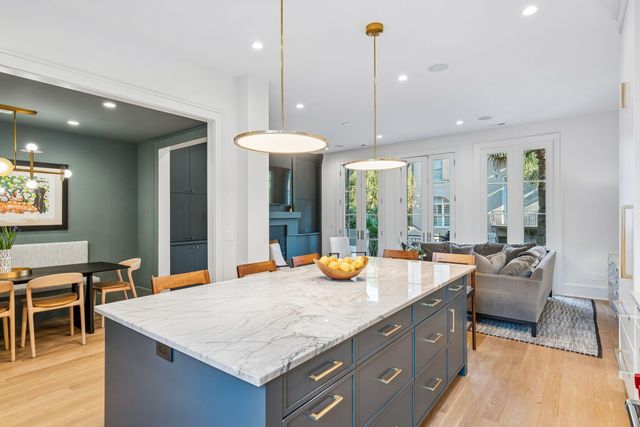 19 Krier Lane, Mount Pleasant, SC 29464