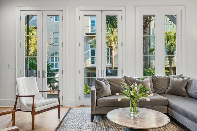 19 Krier Lane, Mount Pleasant, SC 29464