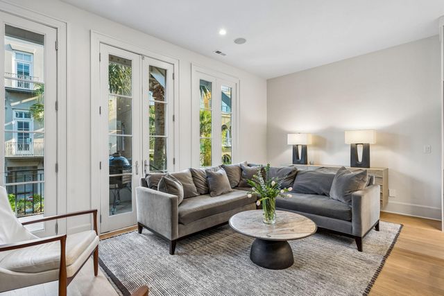 19 Krier Lane, Mount Pleasant, SC 29464