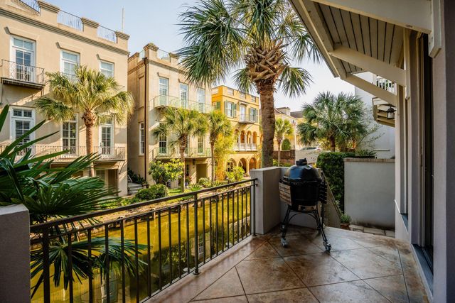 19 Krier Lane, Mount Pleasant, SC 29464