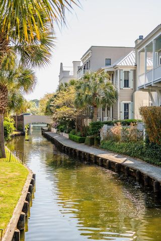 19 Krier Lane, Mount Pleasant, SC 29464