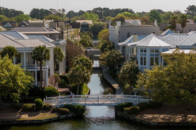 19 Krier Lane, Mount Pleasant, SC 29464