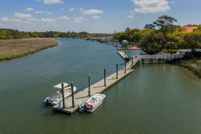 19 Krier Lane, Mount Pleasant, SC 29464