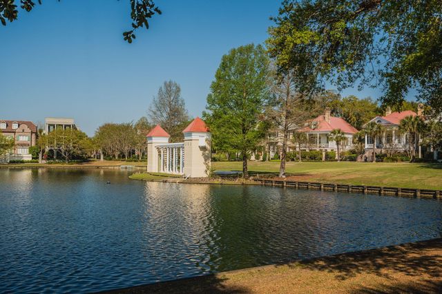 19 Krier Lane, Mount Pleasant, SC 29464