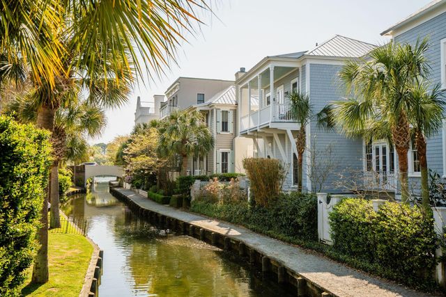 19 Krier Lane, Mount Pleasant, SC 29464