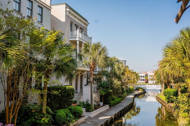 19 Krier Lane, Mount Pleasant, SC 29464