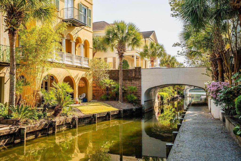 19 Krier Lane, Mount Pleasant, SC 29464