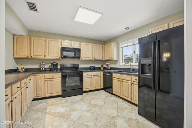 94 PLAYERS CLUB VILLAS Road, Ponte Vedra Beach, FL 32082