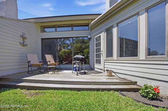 94 PLAYERS CLUB VILLAS Road, Ponte Vedra Beach, FL 32082