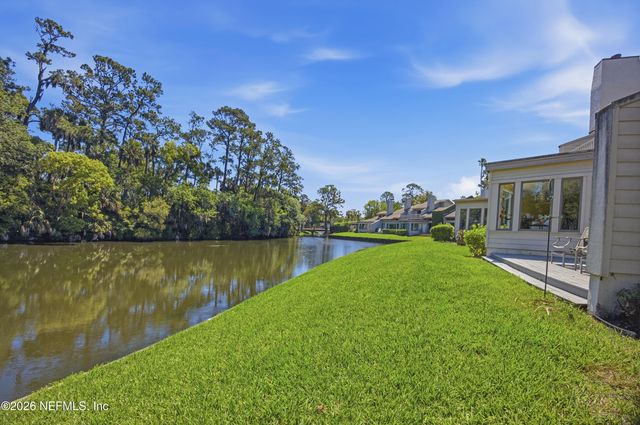 94 PLAYERS CLUB VILLAS Road, Ponte Vedra Beach, FL 32082