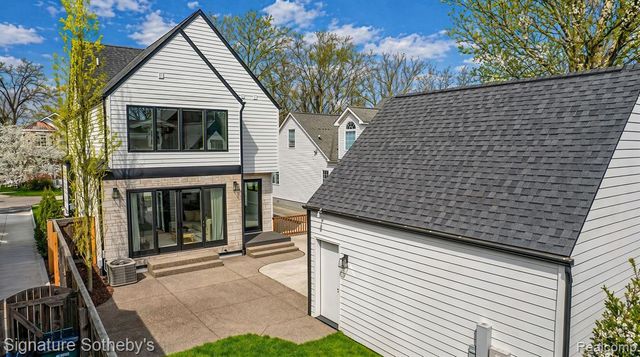 832 Humphrey Avenue, Birmingham, MI 48009