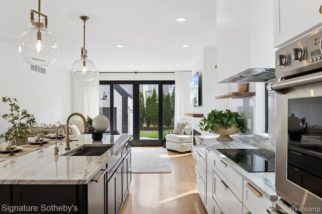 832 Humphrey Avenue, Birmingham, MI 48009