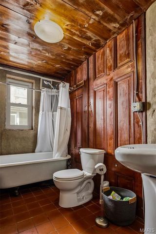 1871 Madison Street, St Louis, MO 63106