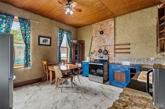1871 Madison Street, St Louis, MO 63106